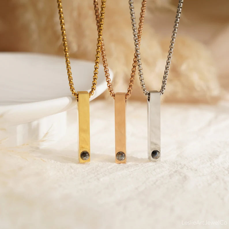 Column Projection Necklace